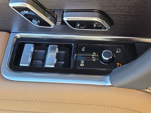New 2026 Land Rover Range Rover SE image 29