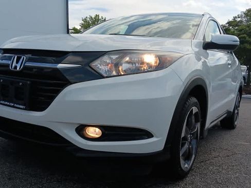 Used 2018 Honda HR-V EX-L image 9