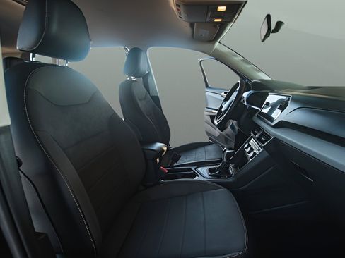Used 2022 Volkswagen Taos SE FWD image 19