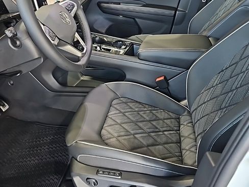 New 2026 Volkswagen Atlas SEL Premium R-Line image 30