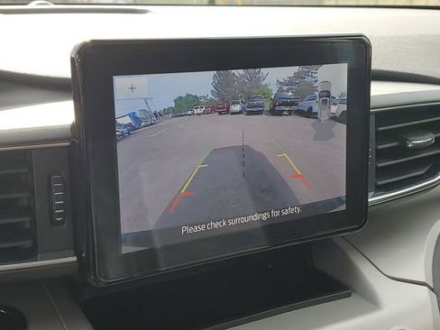Used 2024 Ford Explorer XLT w/ Equipment Group 202A AWD/4WD image 29