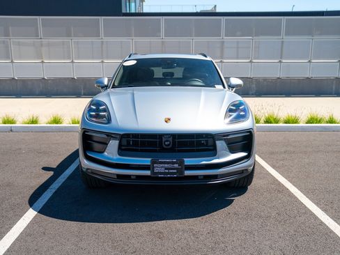 Certified 2026 Porsche Macan AWD/4WD image 6