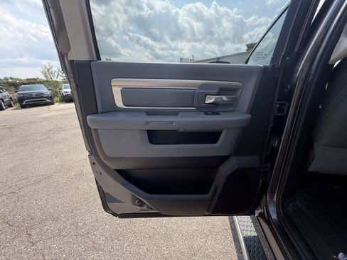 Used 2018 RAM 1500 Big Horn AWD/4WD image 23