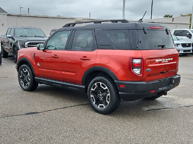 Certified 2022 Ford Bronco Sport Outer Banks w/ Tech Package AWD/4WD image 3