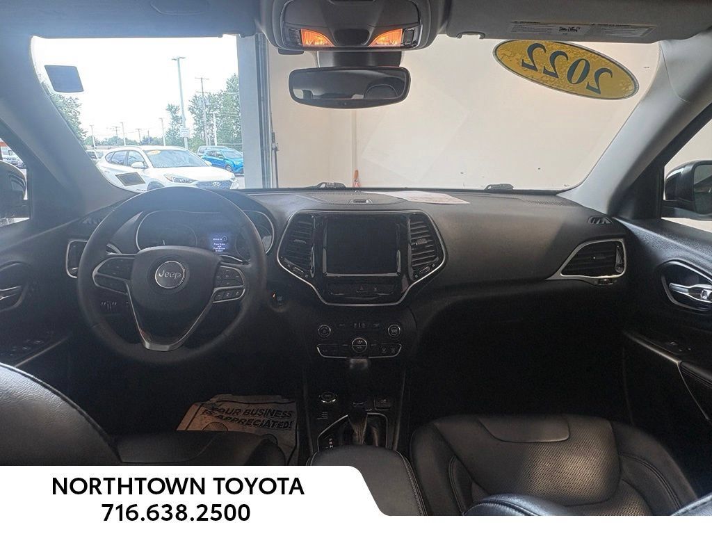 Used 2022 Jeep Cherokee Limited AWD/4WD image 16