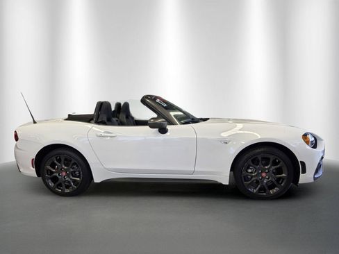Used 2017 FIAT 124 Spider Abarth RWD image 7