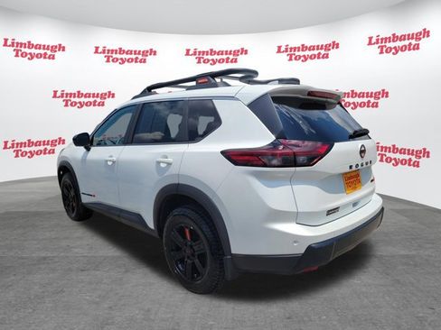 Used 2025 Nissan Rogue SV w/ Rock Creek Premium Package AWD/4WD image 25