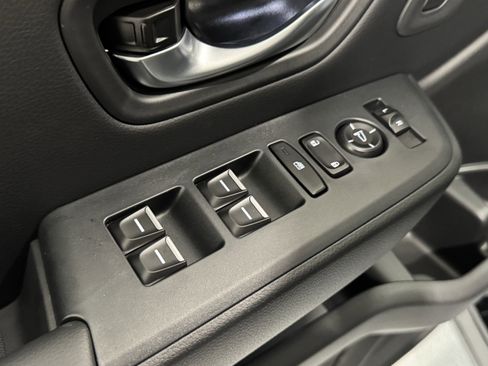 New 2025 Honda Pilot Touring image 24