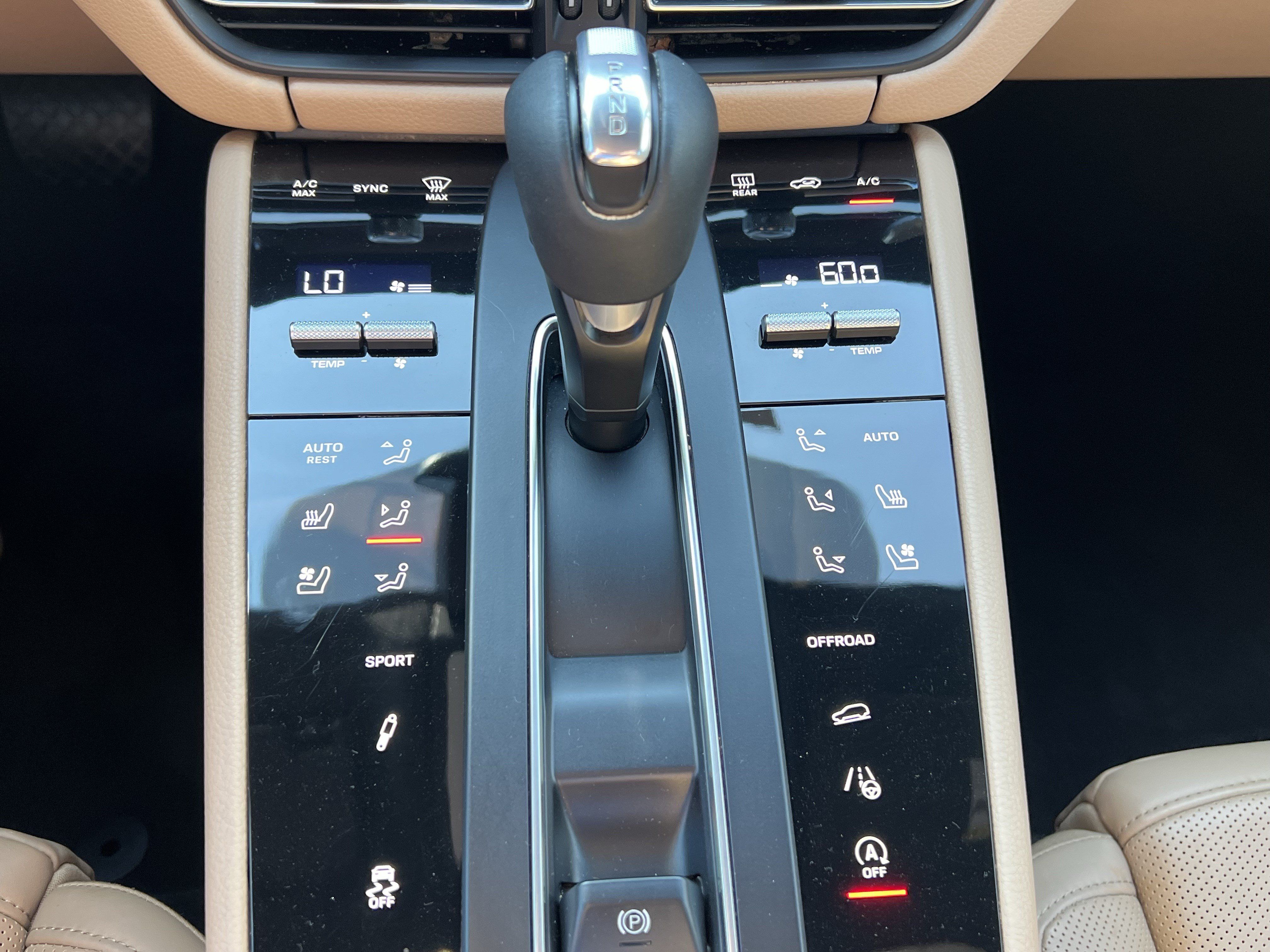 Used 2022 Porsche Macan S AWD/4WD image 28