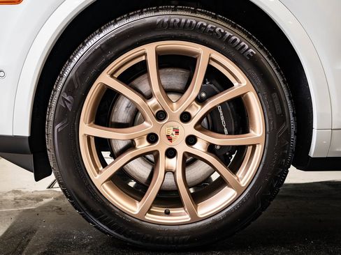 New 2026 Porsche Cayenne E-Hybrid image 12