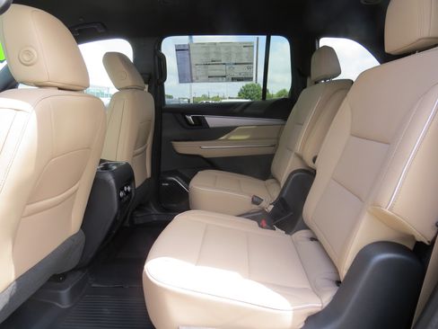 New 2026 Buick Enclave Preferred w/ Power Package image 18