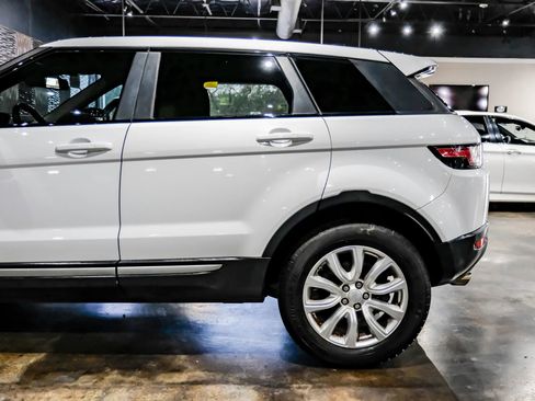 Used 2017 Land Rover Range Rover Evoque SE AWD/4WD image 13