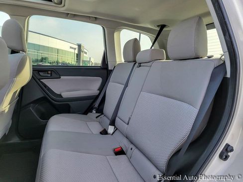 Used 2015 Subaru Forester 2.5i Premium image 11