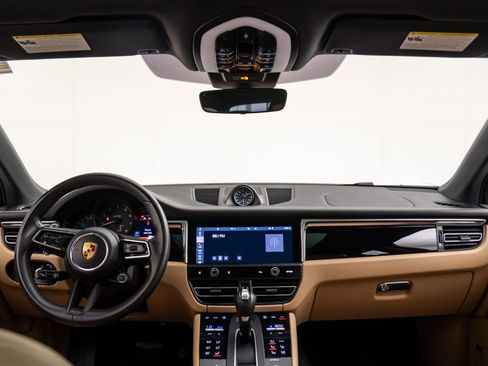 Certified 2022 Porsche Macan GTS image 11