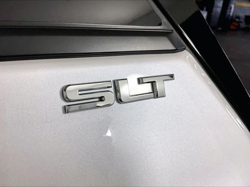 Used 2021 GMC Terrain SLT FWD image 10