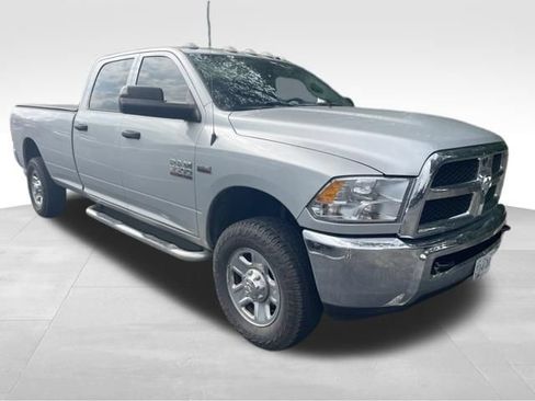 Used 2018 RAM 3500 Tradesman w/ Chrome Appearance Group AWD/4WD image 3