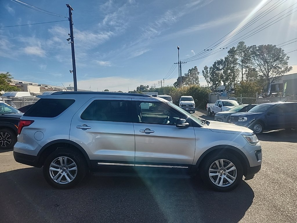 Used 2018 Ford Explorer XLT w/ Equipment Group 201A AWD/4WD image 16