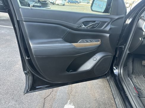 Used 2021 GMC Acadia SLE w/ Driver Convenience Package image 16