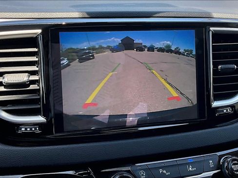 Used 2023 Chrysler Pacifica Touring-L FWD image 13