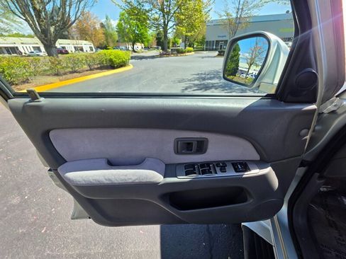 Used 2001 Toyota 4Runner SR5 AWD/4WD image 41