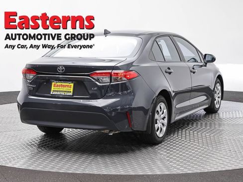 Used 2025 Toyota Corolla LE FWD image 5