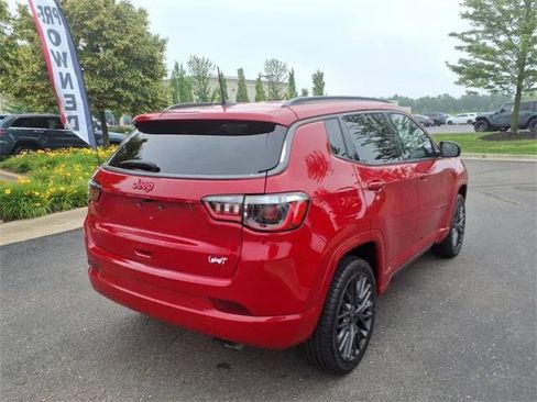 Certified 2022 Jeep Compass Limited image 4