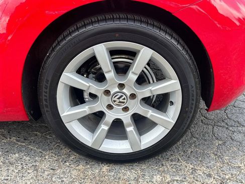 Used 2013 Volkswagen Beetle 2.0T image 7