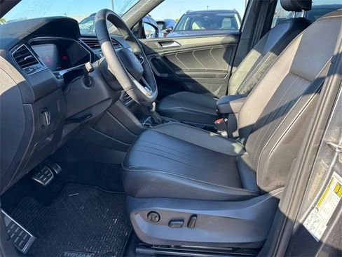 Used 2022 Volkswagen Tiguan SE R-Line image 5
