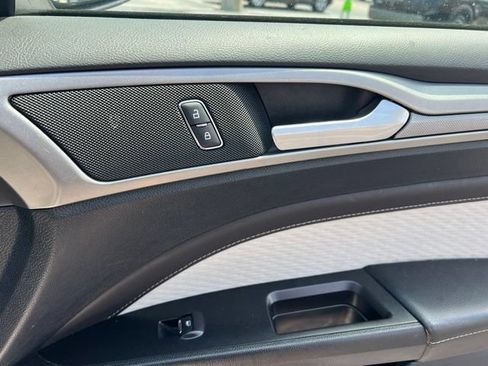 Used 2020 Ford Fusion SE w/ Equipment Group 151A FWD image 32