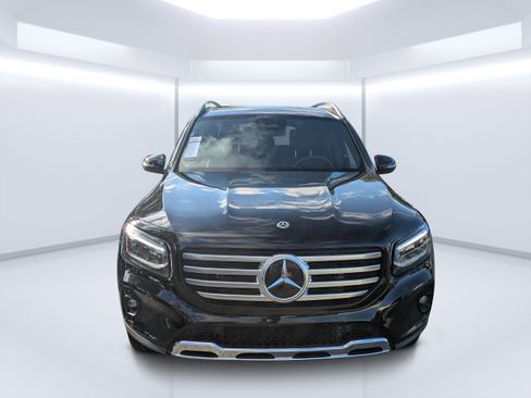 Certified 2024 Mercedes-Benz GLB 250 4MATIC image 11