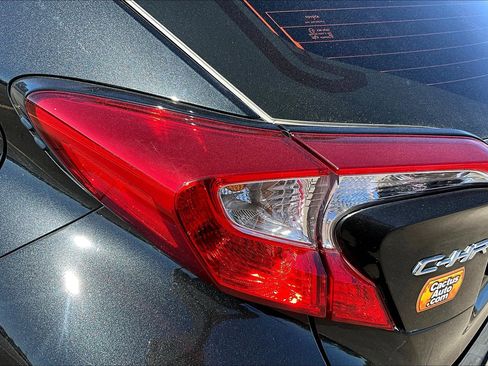 Used 2019 Toyota C-HR XLE image 28