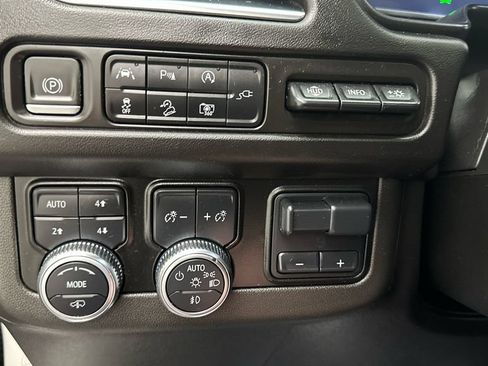 Used 2022 GMC Yukon XL AT4 AWD/4WD image 30