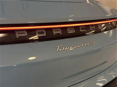 Used 2020 Porsche Taycan 4S image 10