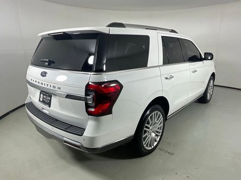 Used 2024 Ford Expedition Limited AWD/4WD image 6