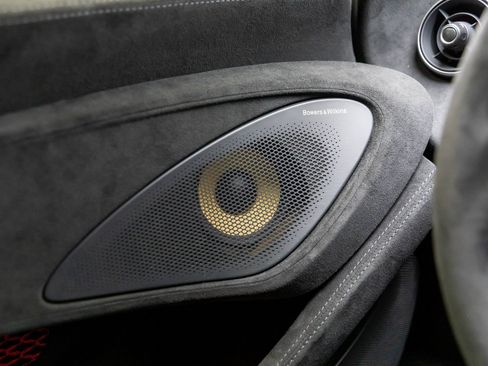 Used 2020 McLaren 620R image 30