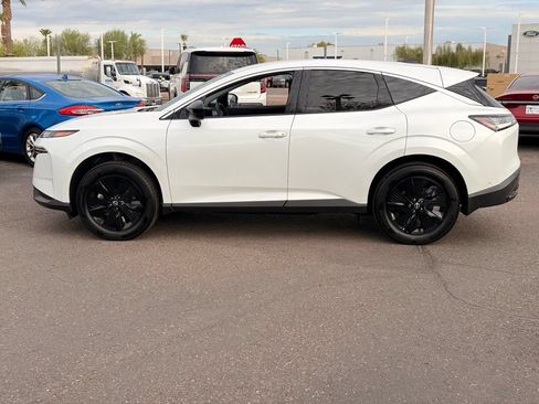 Certified 2025 Nissan Murano SV FWD image 3