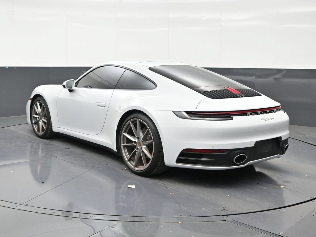 Used 2022 Porsche 911 Carrera RWD image 3