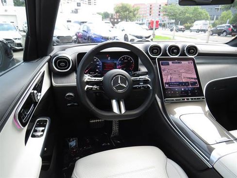 Used 2024 Mercedes-Benz GLC 300 4MATIC image 10