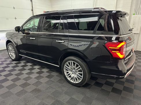 Used 2022 Ford Expedition Platinum AWD/4WD image 6
