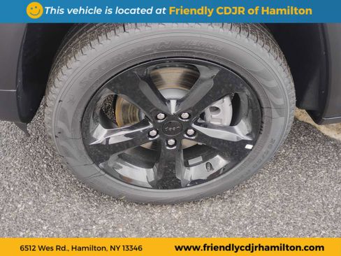 New 2025 Jeep Grand Cherokee L Limited w/ Black Appearance Package image 9