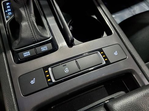 Used 2018 Genesis G80 3.8 image 32