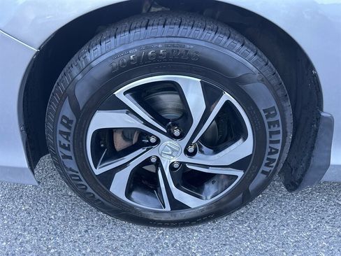 Used 2017 Honda Accord LX image 7