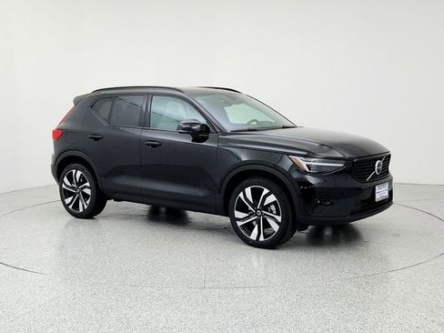 New 2026 Volvo XC40 B5 Ultra w/ Climate Package image 3