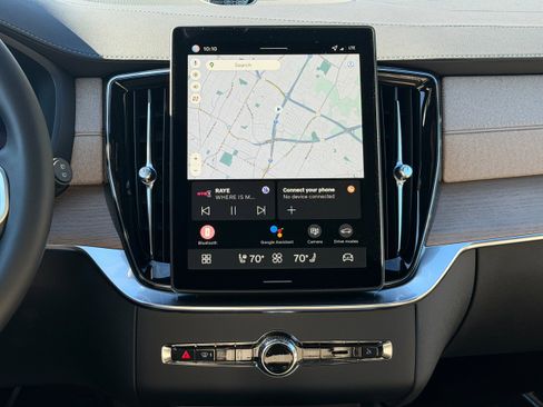 New 2026 Volvo XC90 T8 Ultra w/ Lounge Package image 13