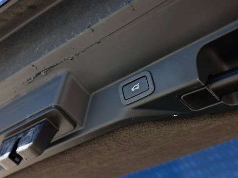 Used 2019 Land Rover Range Rover Sport SE image 26