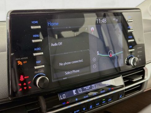 Used 2022 Toyota Sienna XLE w/ XLE Plus Package FWD image 21