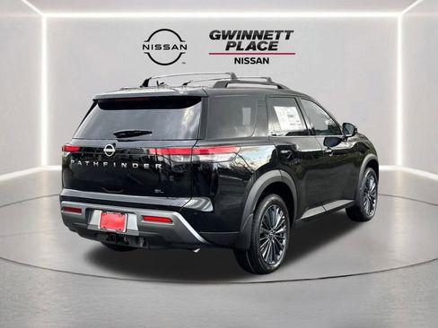 New 2026 Nissan Pathfinder SL image 5