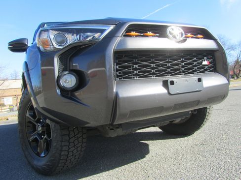 Used 2015 Toyota 4Runner SR5 Premium image 1