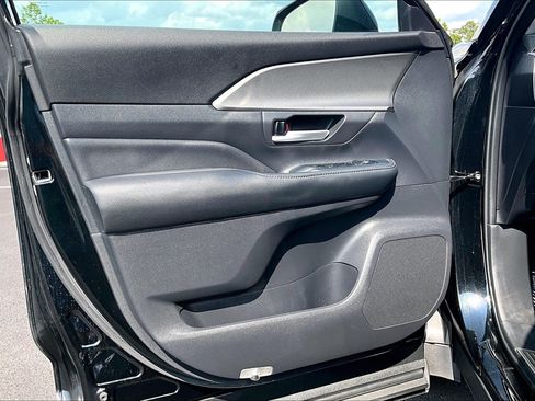Used 2025 Toyota Grand Highlander FWD image 22