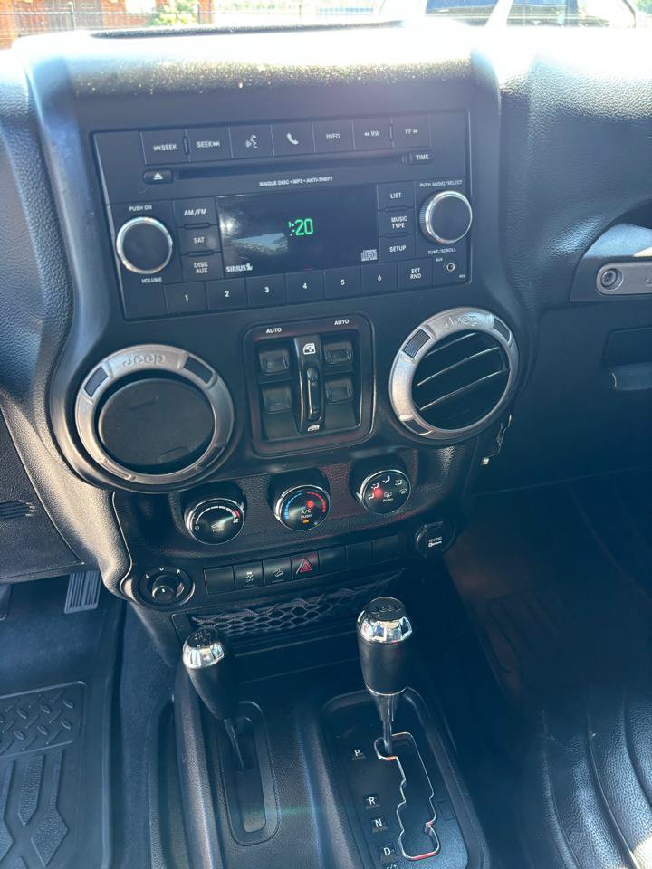 Used 2013 Jeep Wrangler Unlimited Sport AWD/4WD image 20
